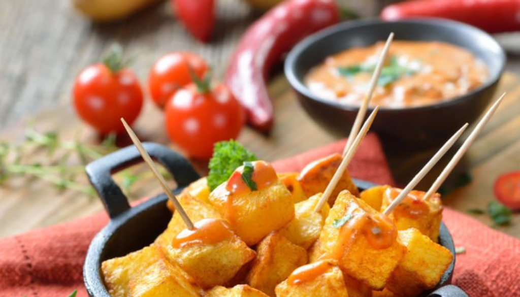 Design sans titre 37 1 Les Patatas Bravas au Bœuf : Une Recette Gourmande et Revisitée